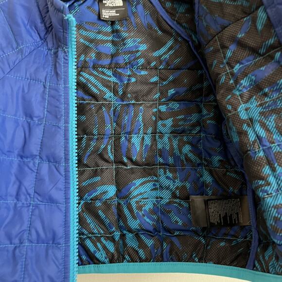 The North Face Blue Jacket - Picture 7 of 12